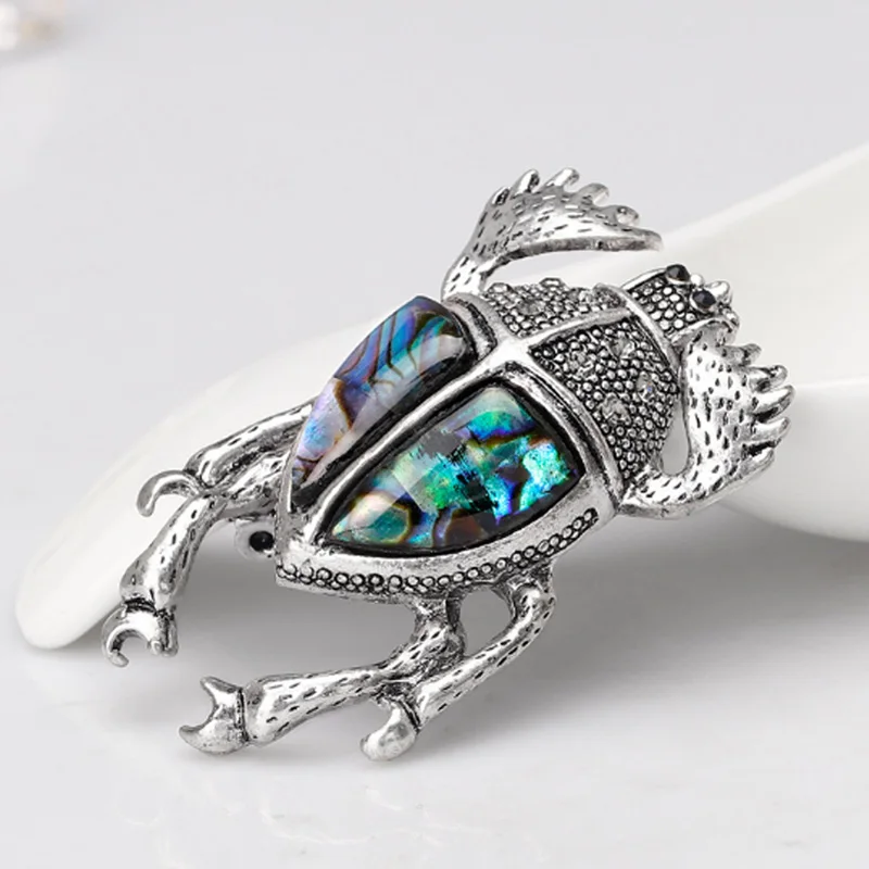 Donia Jewelry Antique retro vivid metal shell beetle shape brooch scarf pin hat coat jewelry beautiful men's punk |