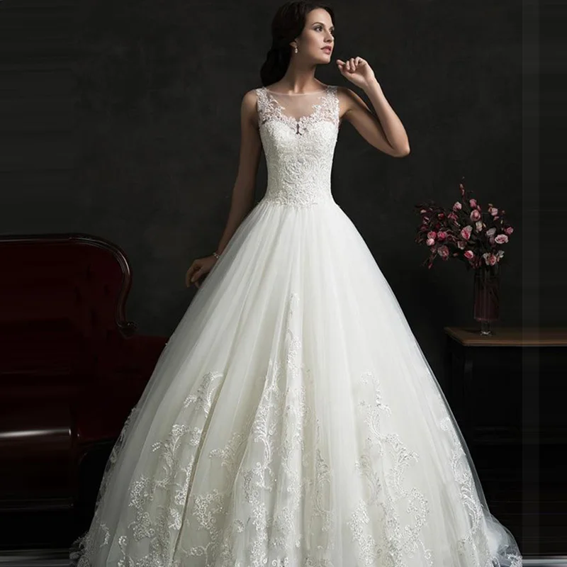

2018 Fall Amelia bridal Gown With Sheer Boat Neck Illusion Buttons Back Lace Appliques Bridal Gown mother of the bride dresses