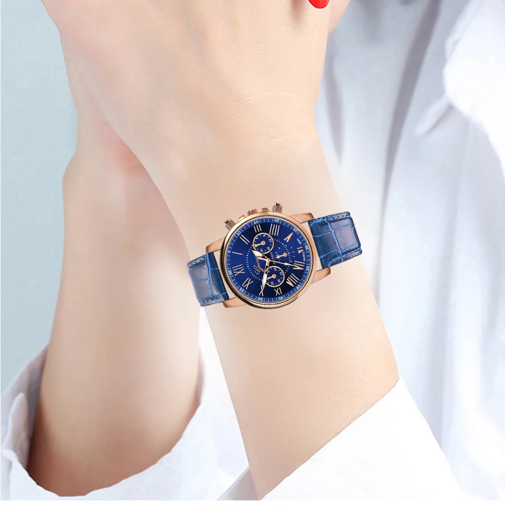 Комплект женских аналоговых кварцевых наручных часов с кожаным ремешком