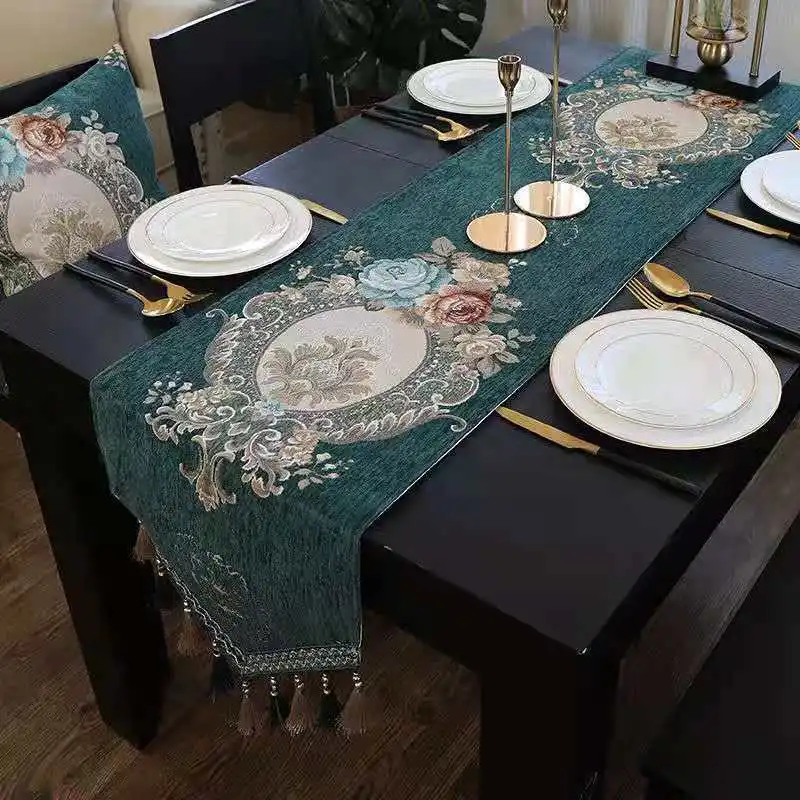 

Luxury Europe Wedding Decoration Table Runner Silver Plating Bead Tassels Beauty Table Bed Home Room Dec Runner Mat Tablecloth