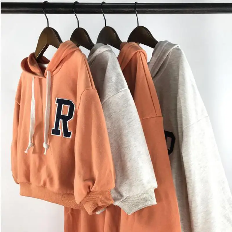 

Одежда для новорожденных мальчиков, повседневный Топ с длинным рукавом, для маленьких девочек, с вышивкой буквами, Толстовка на весну и осен...