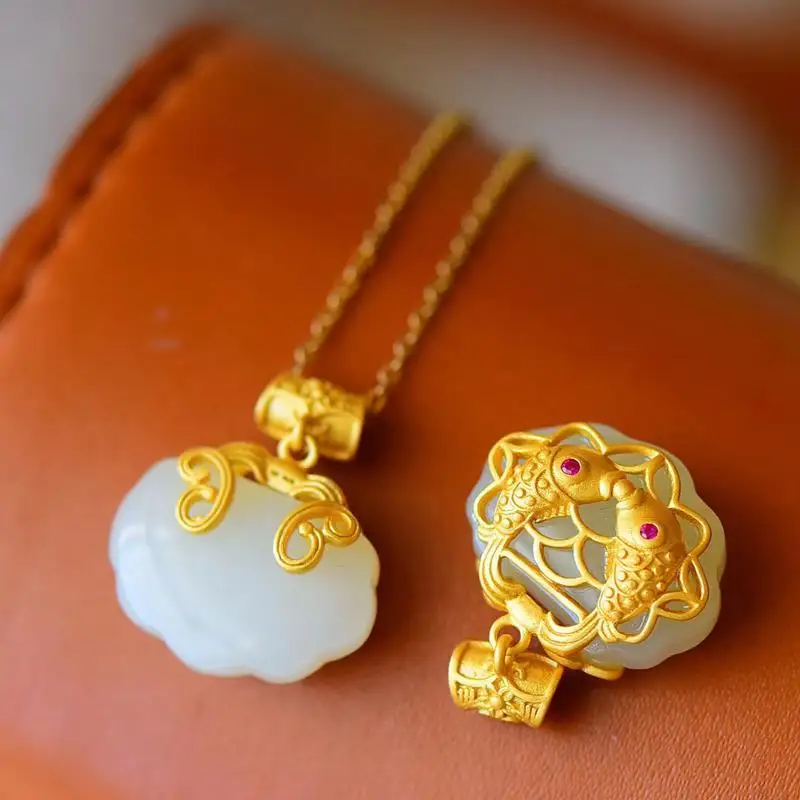 

Natural Hetian White Jade Pisces Lock of Good Wishes S925 Sterling Silver Pendant Clavicle Chain Vintage Gilding Craft Silver