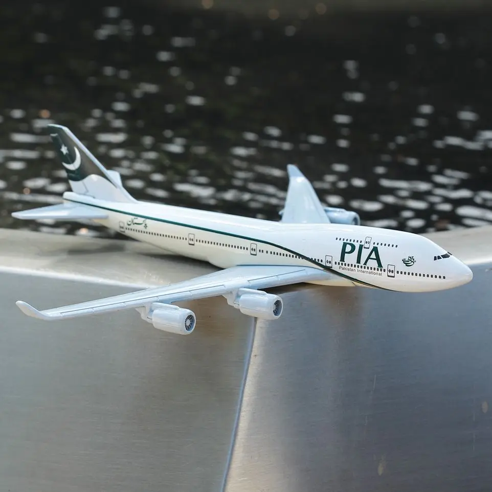 

Pakistan International PIA Airlines Aircraft Alloy Diecast Model 15cm Aviation Collectible Miniature Souvenir Ornament