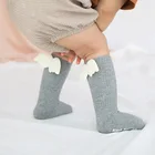 Милые носки с крыльями ангела для маленьких девочек зимние теплые Нескользящие Детские носки для мальчиков мягкие вязаные носки-тапочки для малышей