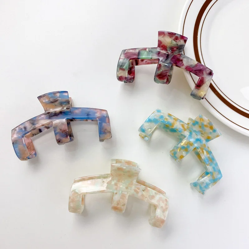 

2021 New Ins Large Geometric Hollow M Shape Leopard Acetate Hair Clip Hair Claw For Women Hair Accessories