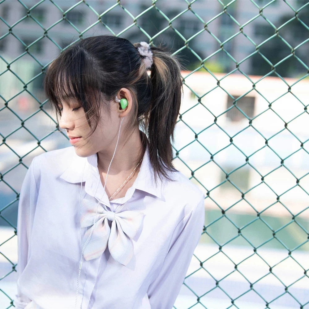 

TIN HIFI T1 PLUS 10mm Beryllium Diaphragm Dynamic Driver in-Ear Earphone Sports With 2Pin Cable TinT4 vs Bluedio xiaomi tripowin