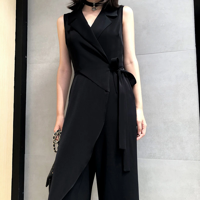 Женский комбинезон на шнуровке красный без рукавов свободные брюки с широкими