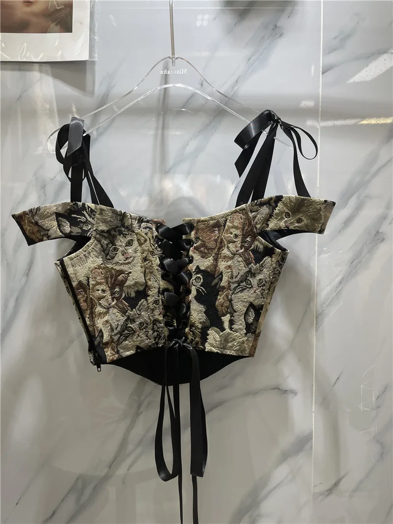 Женский топ на бретельках с открытыми плечами летний короткий без рукавов