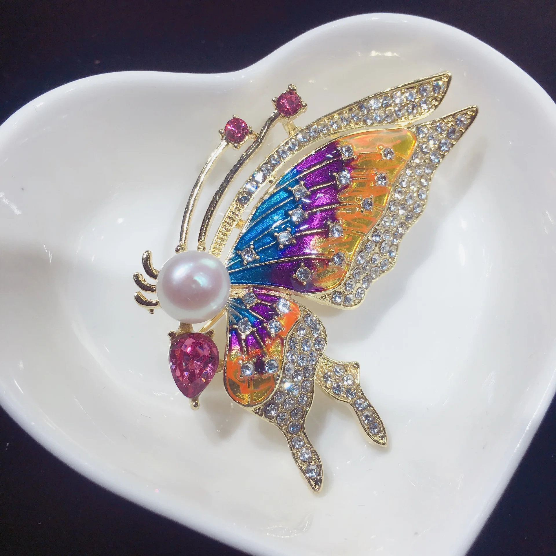 

Factory direct sale alloy natural fresh water pearl Enamel Butterfly Brooch Flower Brooch gift products wholesale