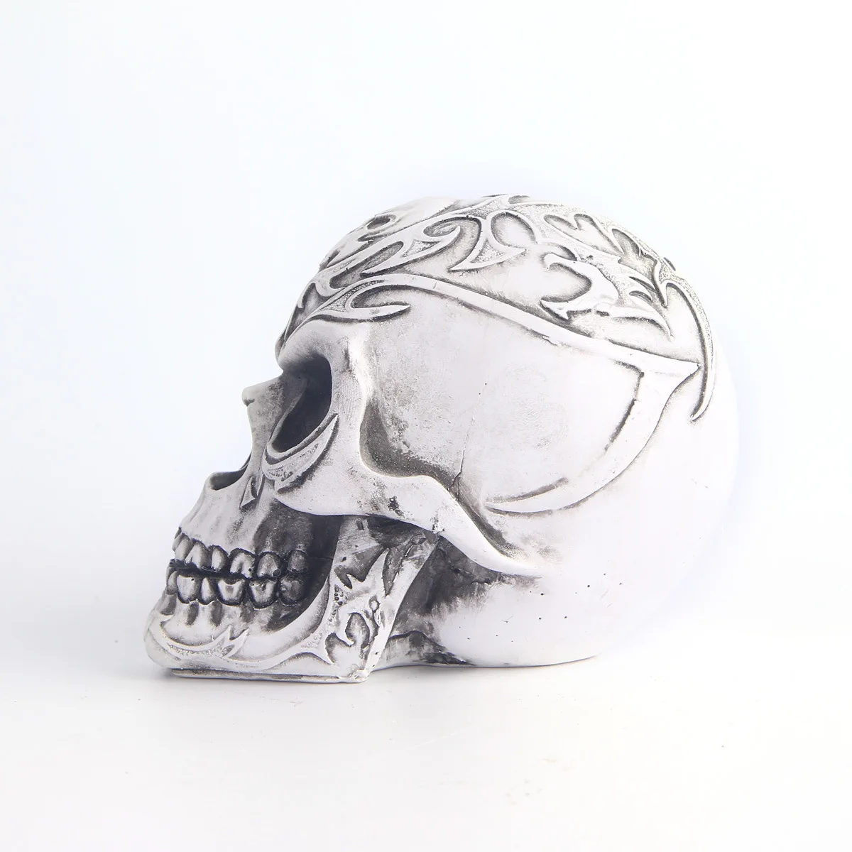 

Resin Skull Halloween Gift Fashion Posing Resin Ghost Skull Personality Skull