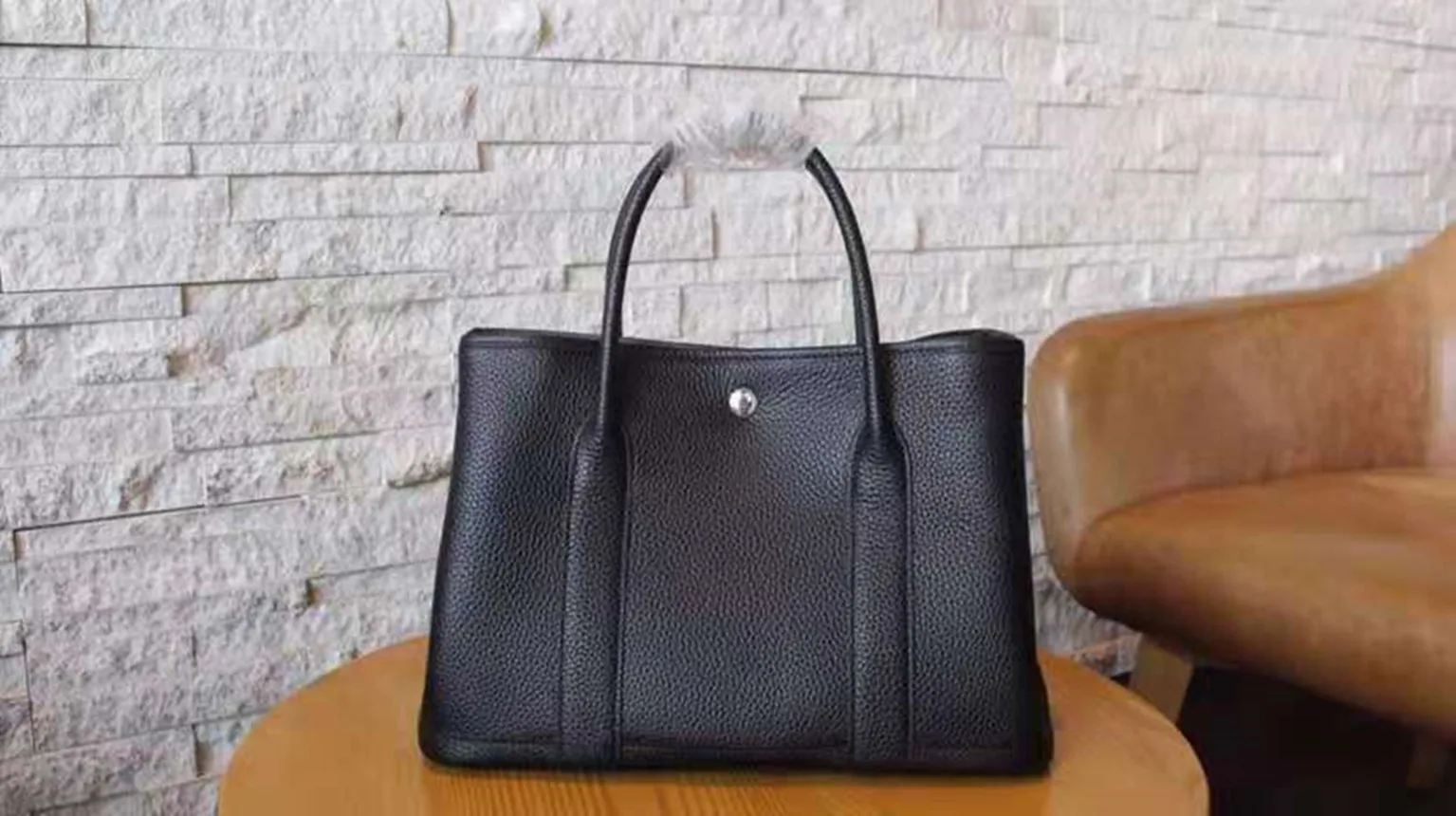 

Regular large-capacity handbags, fashionable and simple tote bags, ladies casual leather shopping bags, all-match shoulder bags