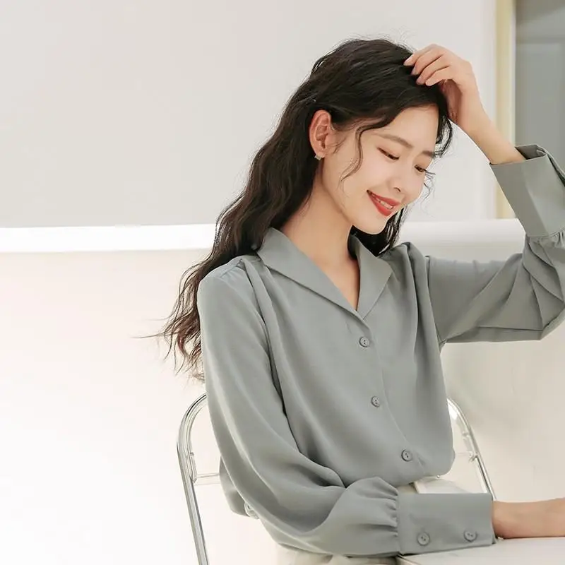 

MINGLIUSILI Vintage Shirt Women Korean Fashion 2021 Spring Casual Blouses and Shirts Long Sleeve Loose White Button Up Shirt