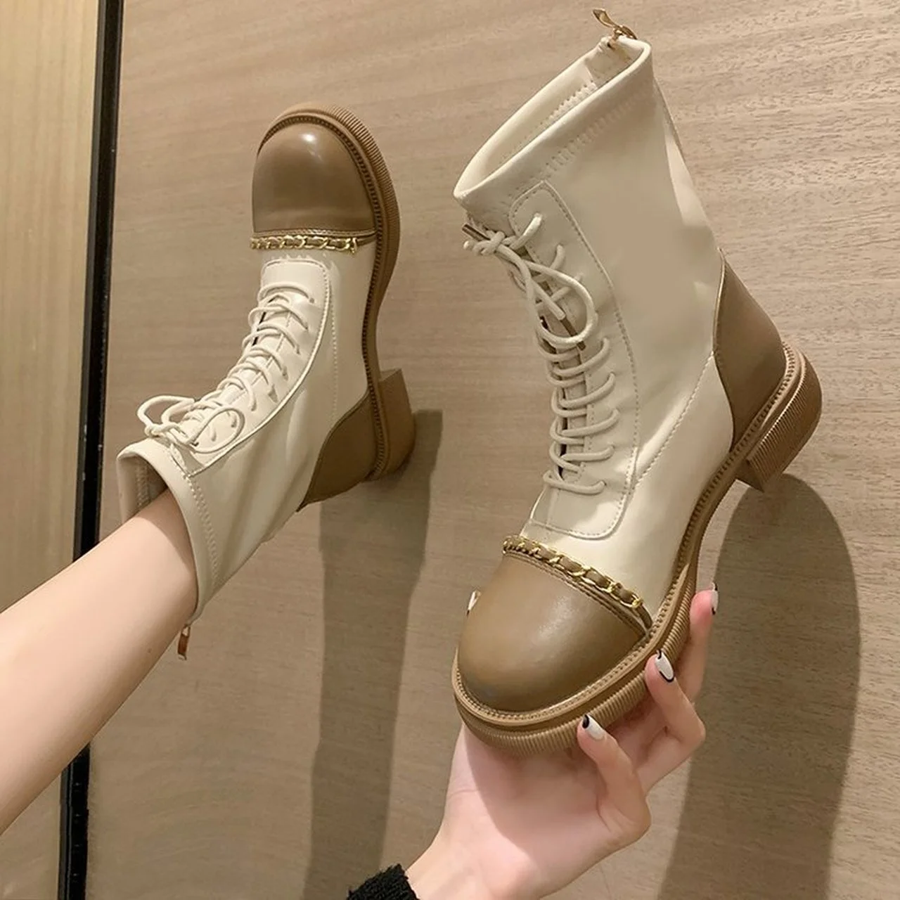 

Fashion rear zipper Martin boots 2021 stitching female short boots spring, autumn and winter new low-heel chain fashion boots