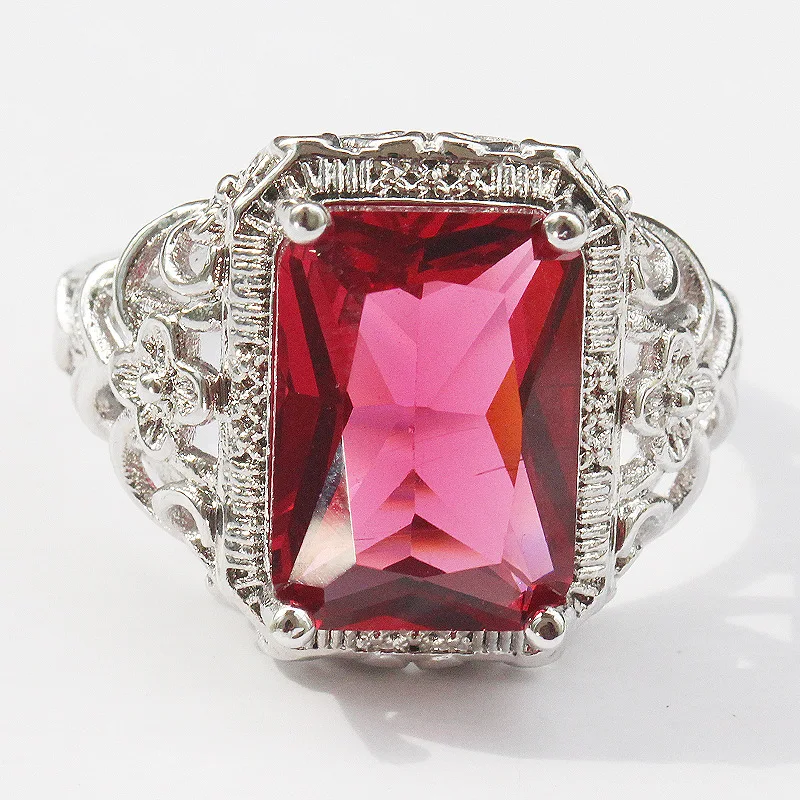 Женское кольцо из серебра 925 пробы с красным кристаллом|Кольца| |