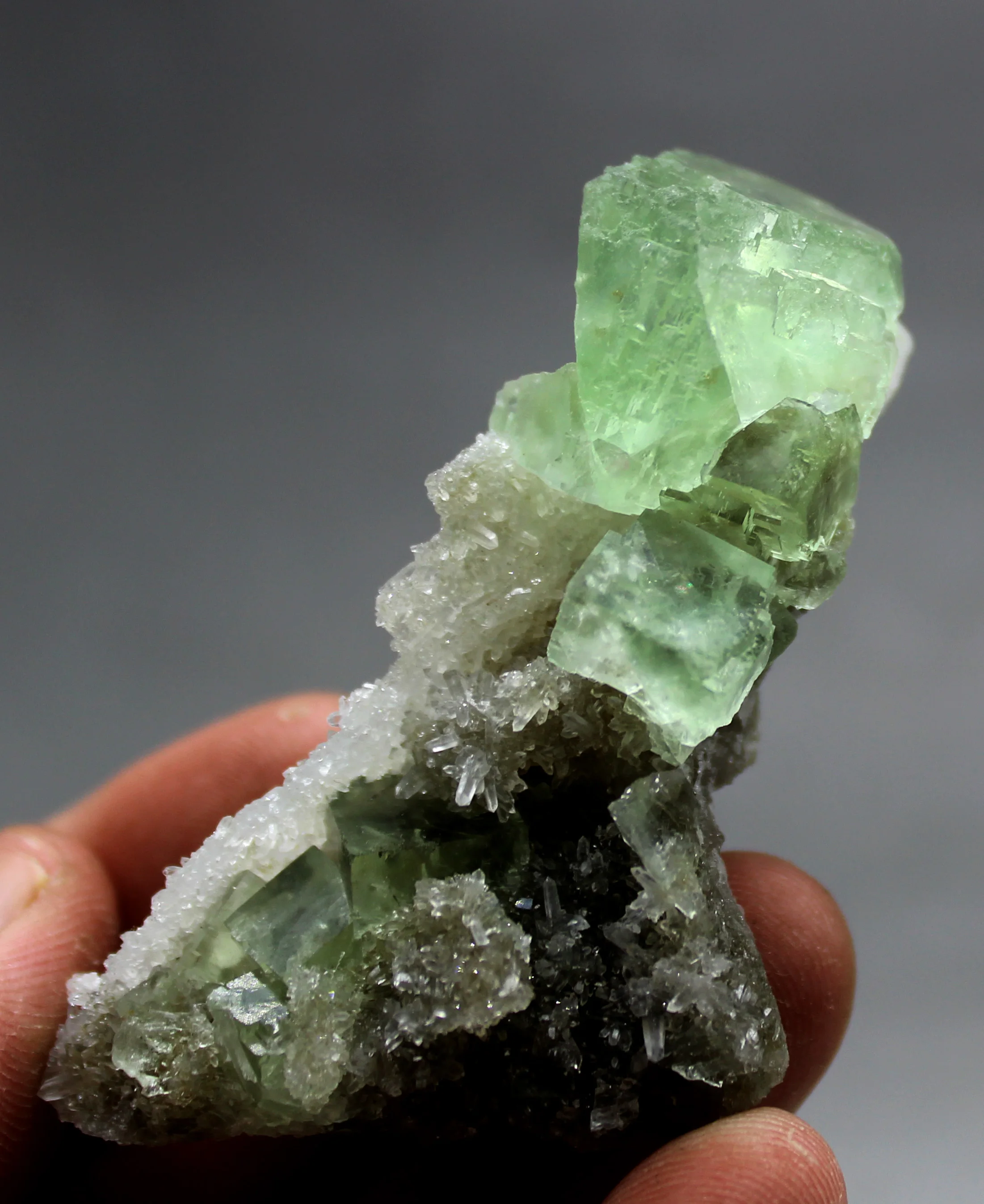 46 г натуральные зеленые ступенчатые флюоритовые минеральные образцы камней и