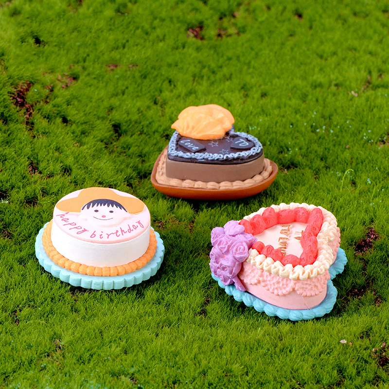 

5 pcs A Variety of Styles of Birthday Cakes Moss Micro-landscape DIY Crafts Cake Scene Decoration Ornaments Wholesale