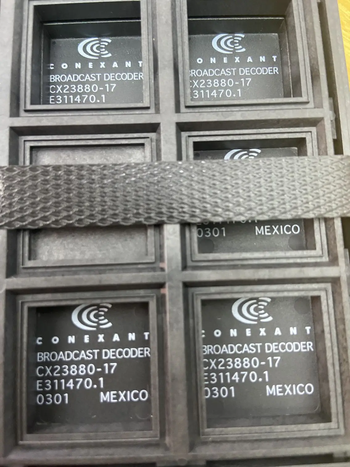 

Cx23880-17 100% Новый оригинальный запас