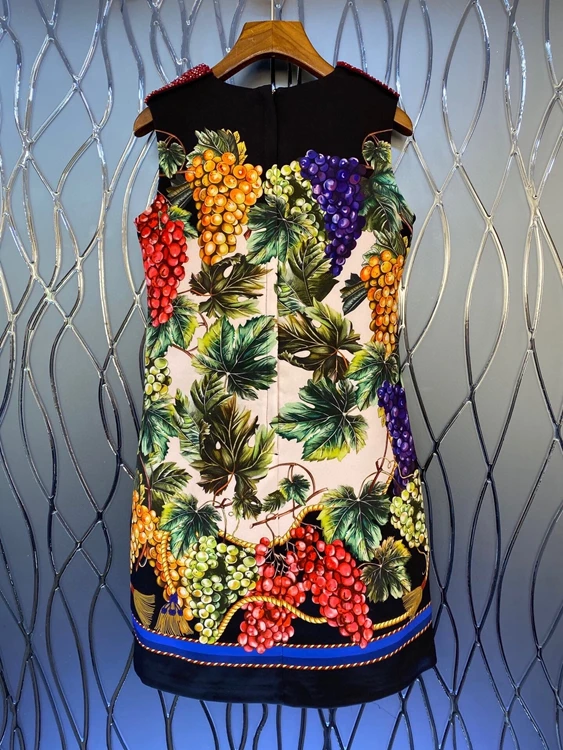 

2021 spring new women's fashion round neck back zipper decorative fruit print sleeveless dress 303