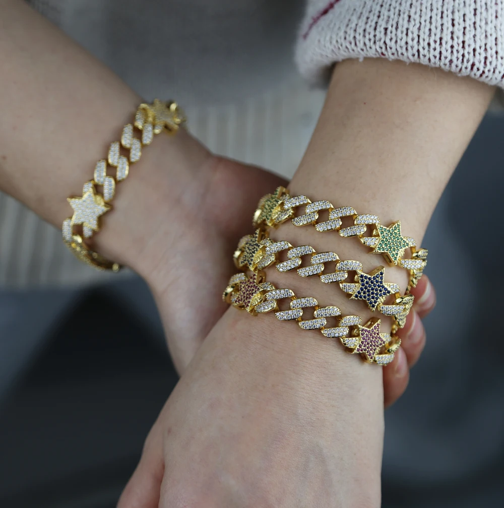 Женский браслет в стиле хип хоп с фианитами позолоченный радужным фианитом форме