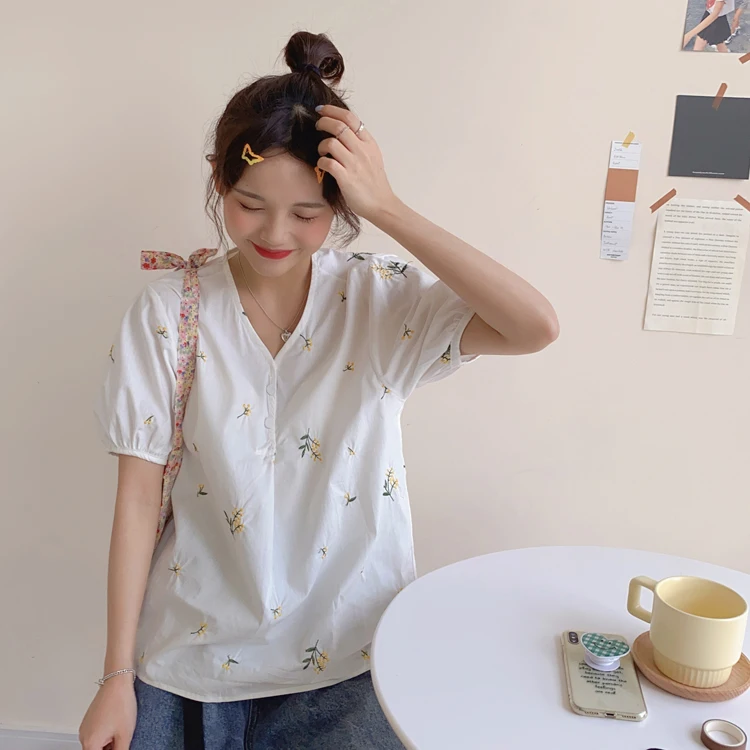 

2020 Summer Small Fresh Floral Printed Short Sleeve Blouses Womens Fashion V-Neck Loose Blouse Casual Femme White Blusa