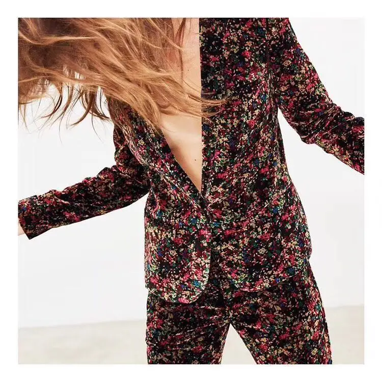 Женская Осенняя куртка с цветочным принтом V-образным вырезом и одной пуговицей |