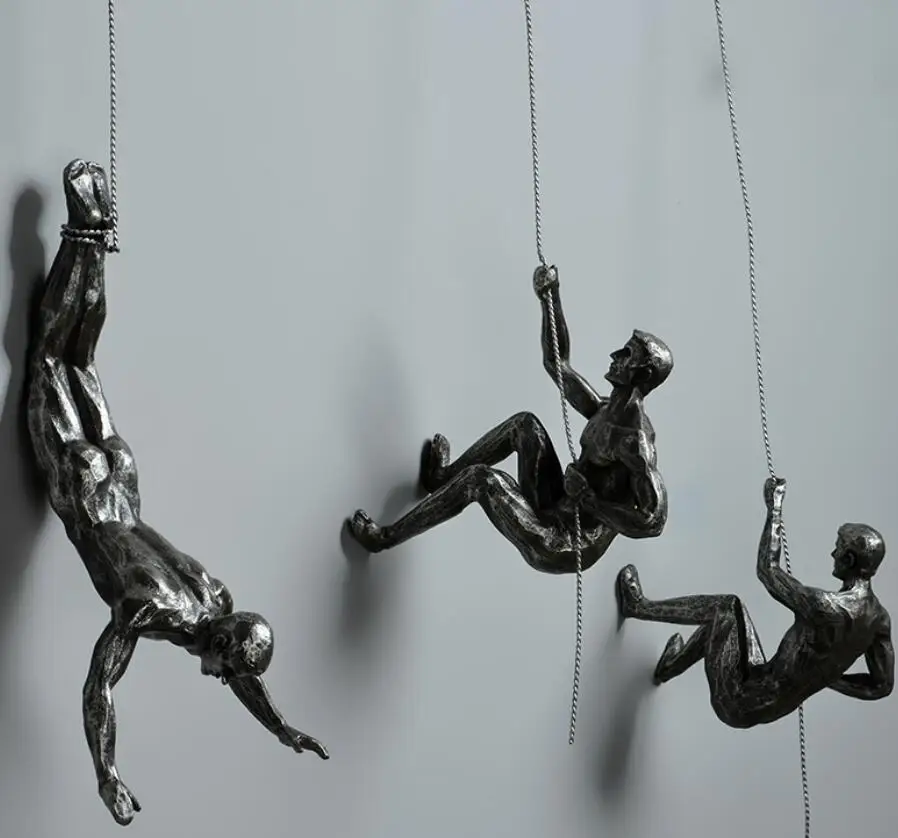 

Industrial Style Climbing Man Resin Iron Wire Wall Hanging Decoration Sculpture Figures Creative Retro Present Statue Gift