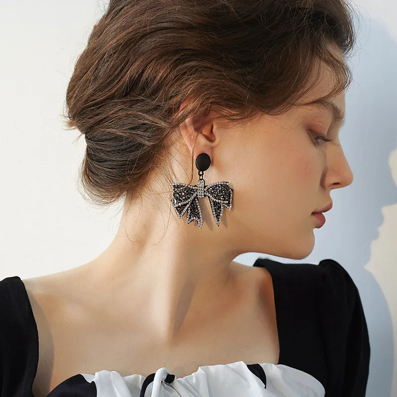 

European and American Fashion Cute Shiny Crystal Bow Pendant Earrings for Women New Statement Earrings Girls Party Jewelry Gifts