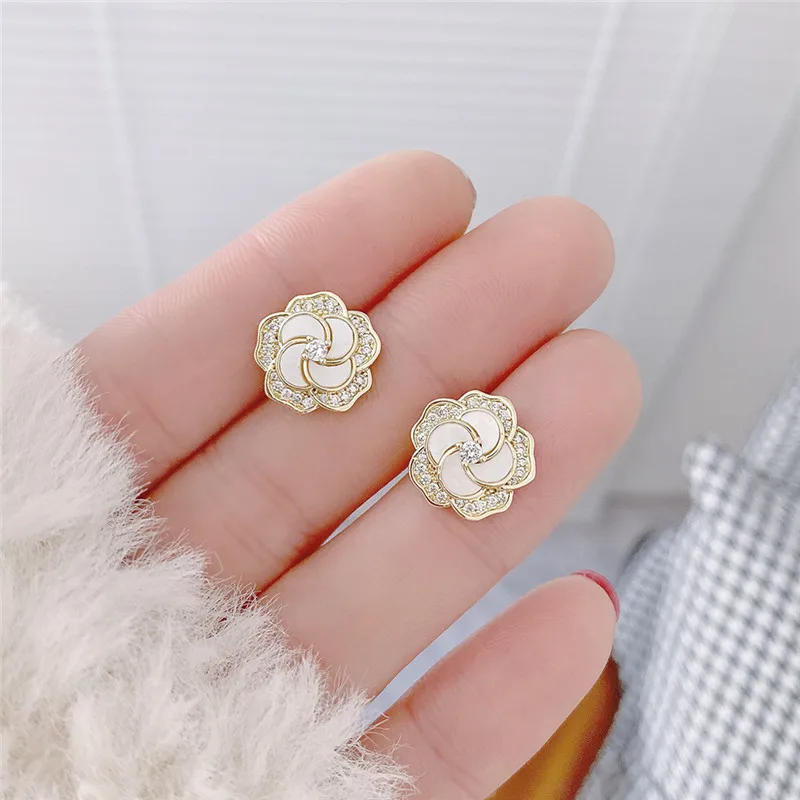 

Luxury 14K Real Gold Design Flower Temperament Stud Earrings for Women Cubic Zircon ZC Earrings