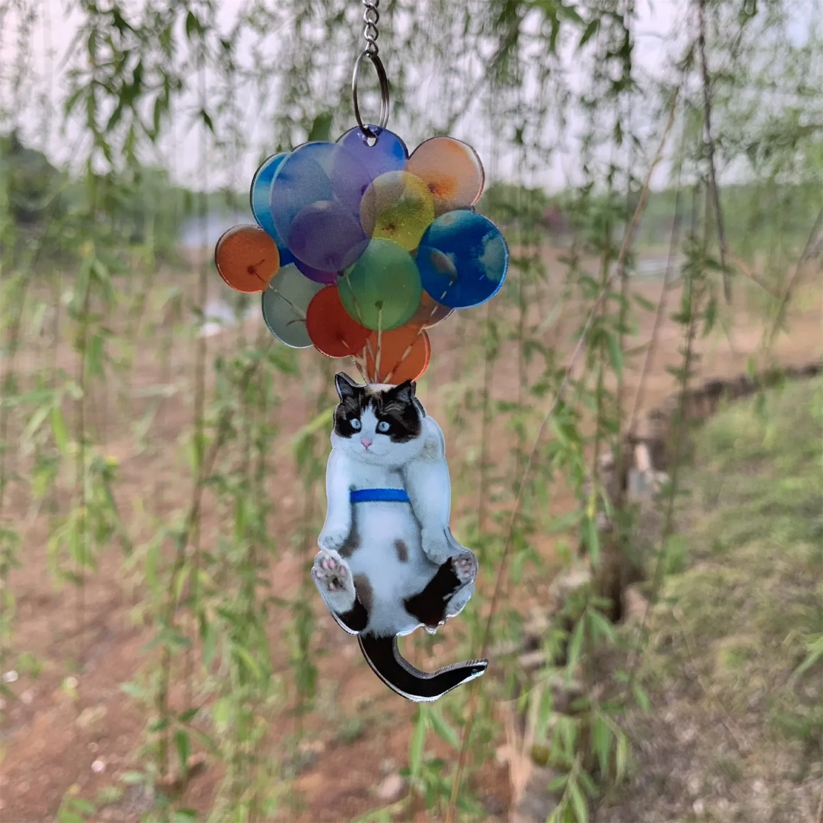 

Dog Car Cute Cat Hanging Ornament with Colorful Balloon Funny Keychain Pendant Creative Home Interior Decor Key Chain Hangings