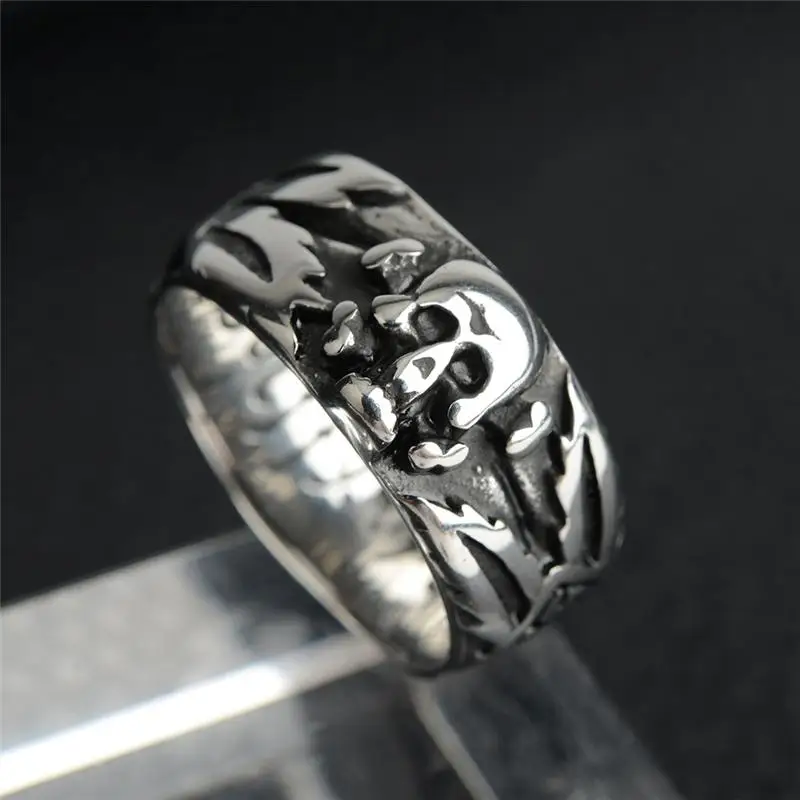

Retro Personality Men's Carved Skull Pattern Stainless Steel Ring Casual Party Hip Hop Punk Geometric Skull Ring Jewelry