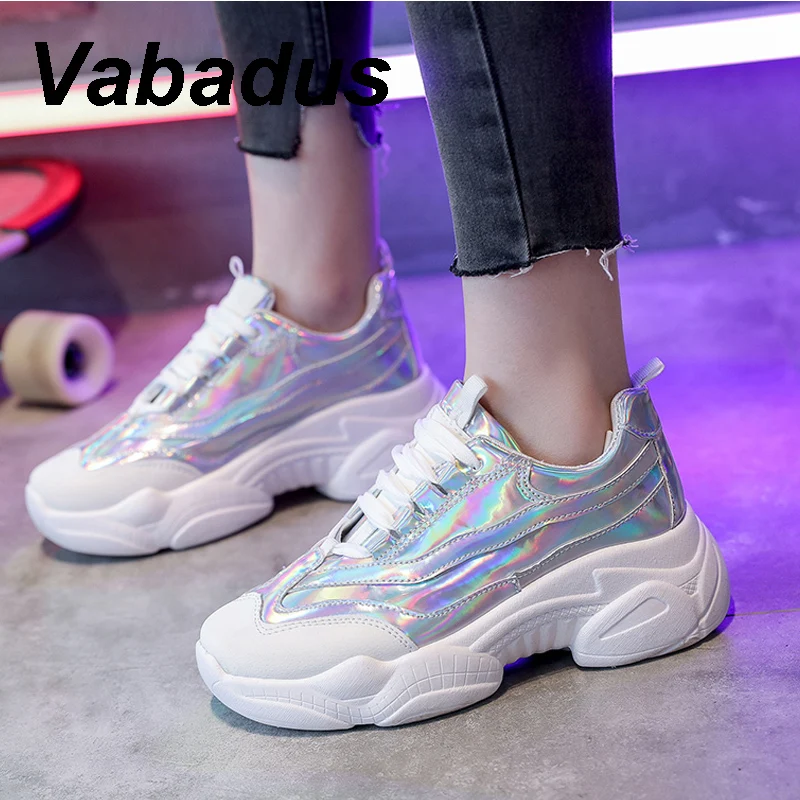 Женские массивные кроссовки Vabadus модные розовые на танкетке со шнуровкой