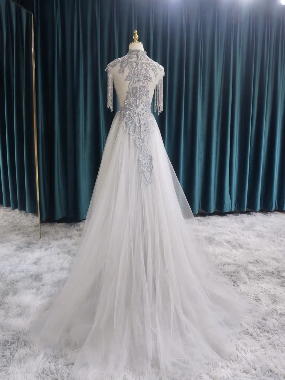 

2020 Luxurious Round Neck Tulle Beadings Evening Dresses A Line Short Tassel Sleeves Zipper Back Formal Party Dress Appliques