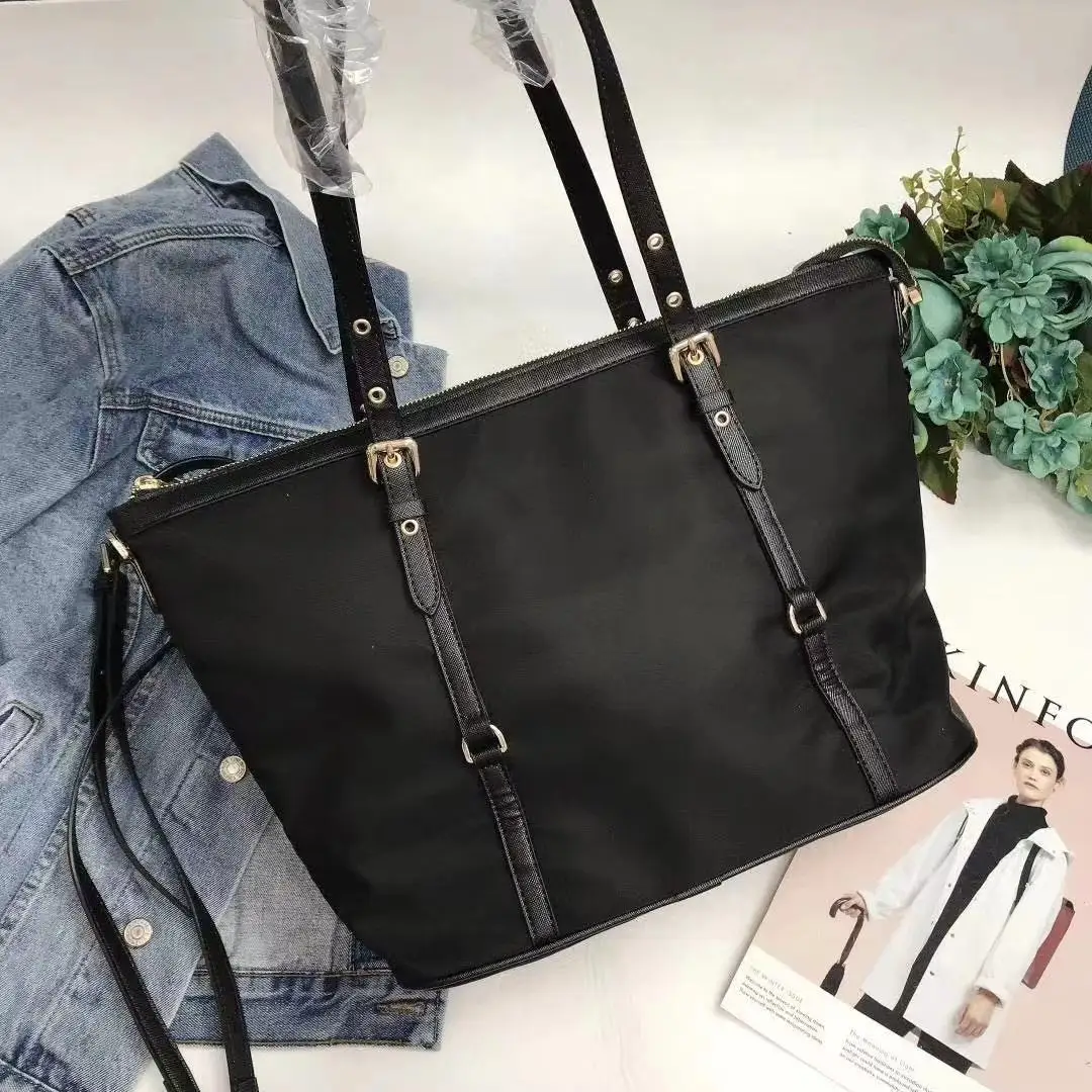 

Sasa Canvas Shopping Bag For Lady