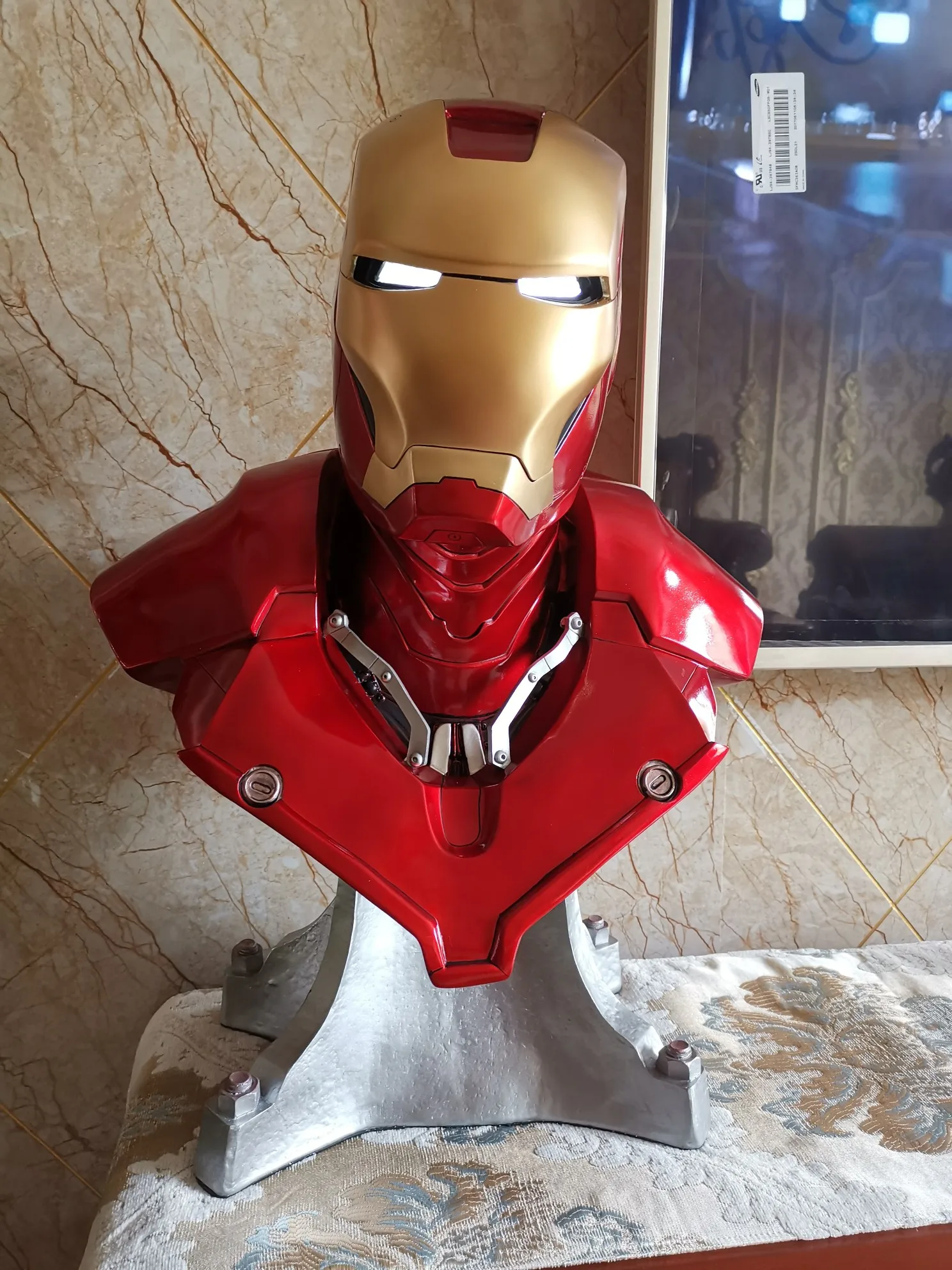 

[VIP] 54cm Super hero Iron hero 1:1 MK3 Head bust Portrait With LED Light GK Action Figure Resin statue Collectible Model gift