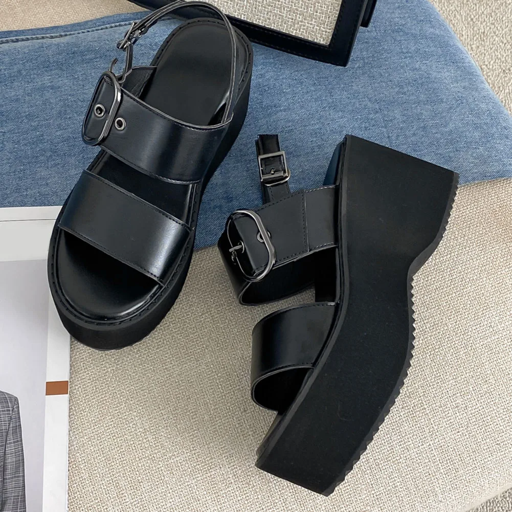 

Great Quality New 2021 Block Heel Rome Style Platform Leisure Fashion Black Gothic Summer Gladiator Sandals Shoes Woman