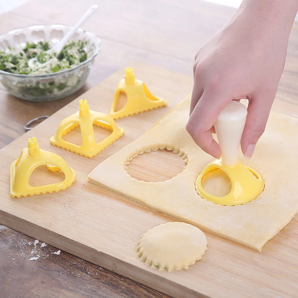 

4Pcs/Set Dumpling Making Mold Kitchen DIY Dumplings Making Tool Dough Press Pie Ravioli Mold Baking Tool Plastic Mould