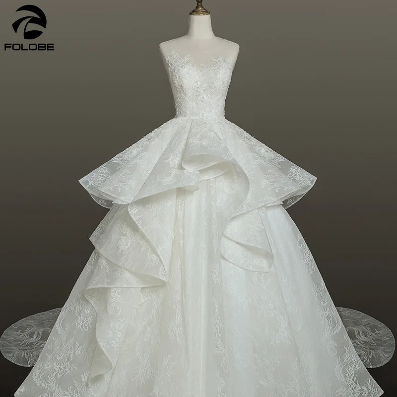 Бальное платье с оборками кружевное свадебное принцессы глубоким вырезом