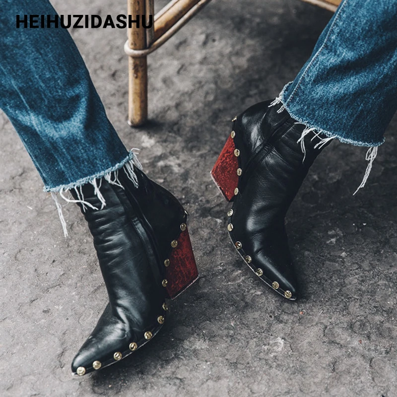 Женские ботильоны из натуральной кожи с золотыми заклепками роскошные ботинки