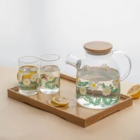 Чайник и стаканы