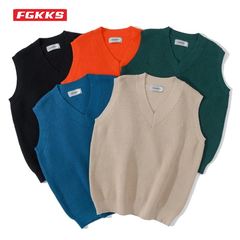

FGKKS Spring Autumn New Men's Knitted Vest Solid Color V-Neck Sleeveless Vest Women All-Match Inner Fashion Sweater Vest Male