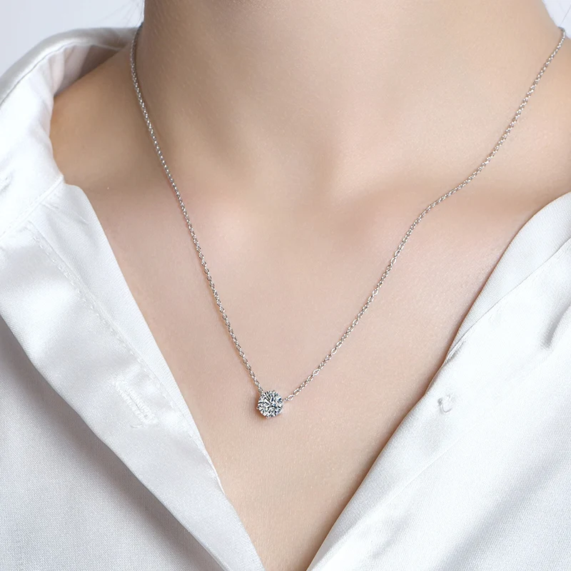 

ATTAGEMS 925 Silver Necklace Pendant Round Cut 1.0ct D Color White Moissanite Pass Diamond Test for Women Elegant Necklace