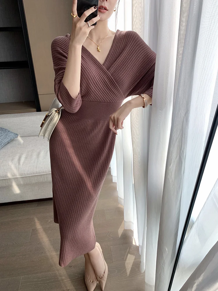 

Женское трикотажное платье-свитер до колен, розовое/черное платье цвета хаки в рубчик с длинным рукавом и V-образным вырезом, Осень-зима 2021