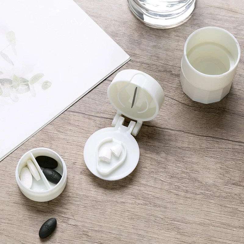 

4 in 1 Portable 4 Layer Powder Tablet Grinder Powder Pill Cutter Medicine Splitter Box Storage Crusher