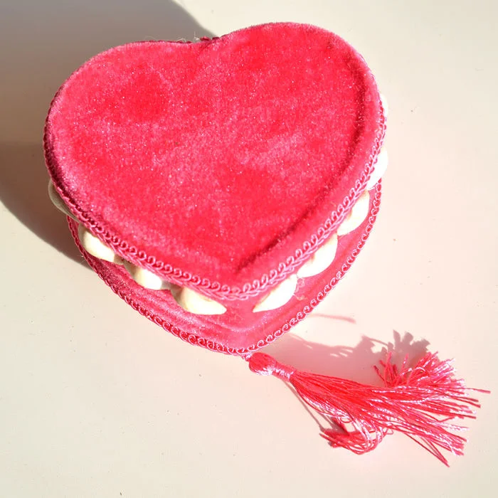 

The shopkeeper recommends to promote conch shell ornaments home accessories shell crafts home furnishings shell jewelry box