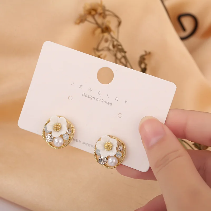 

2021 trend new cheap sweet wind flower pearl ladies earrings all-match exquisite temperament fashion earrings jewelry