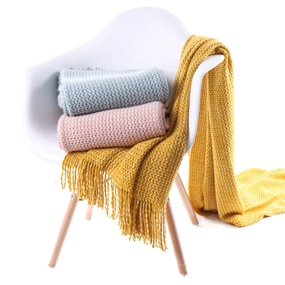 Вязаное одеяло Battilo для дивана кровати пляжа путешествий мягкое и удобное