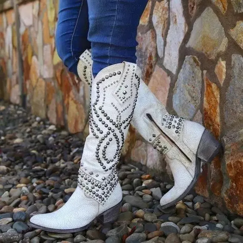 

Autumn and winter 2020 women's Rivet boots thick heel middle heel 40-43 large rivet high boots