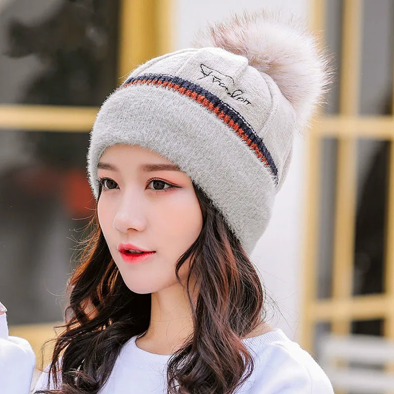 2019 winter plus velvet thick warm knitted sweater hat ladies Japan and South Korea new wild fashion big hair ball wool | Аксессуары для