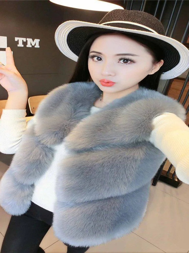 

Faux Fur Vest Female Rabbit Fur Short Slim Waistcoat 2020 New Style for Autumn and Winter Green Faux Fox Fur Waistcoat