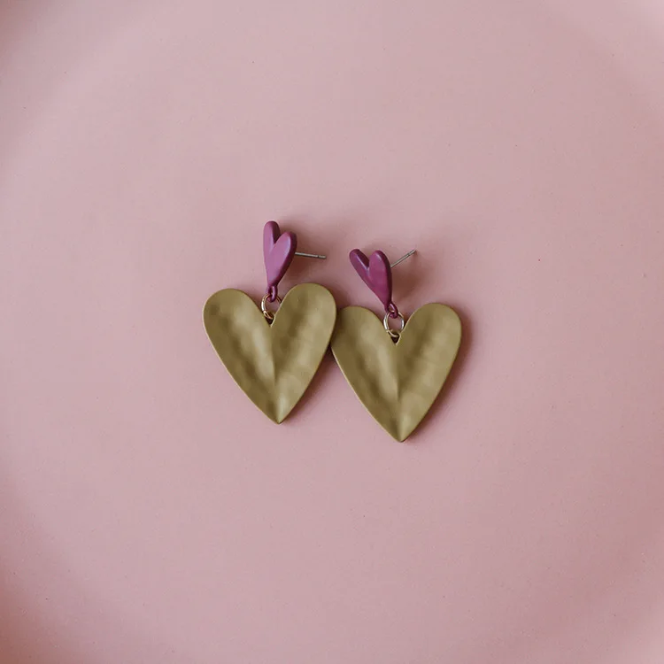 

Japanese and Korean retro port style silver pin earrings love contrast color cold wind love niche earrings jewelry